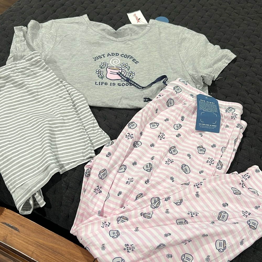 Womens Xlarge Life is Good sleep set